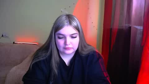 Snapshot of emma_dorn chatting on 02-08-26, 11:24 Eva online show from 02-08-26, 11:24