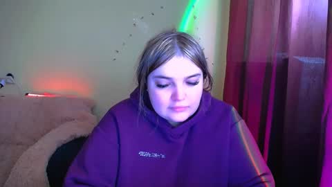 Snapshot of emma_dorn chatting on 02-11-26, 12:43 Eva online show from 02-11-26, 12:43