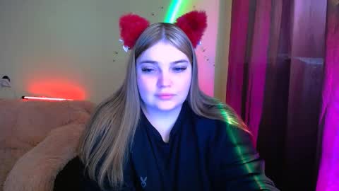 Snapshot of emma_dorn chatting on 02-12-26, 01:17 Eva online show from 02-12-26, 01:17