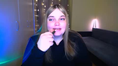 Snapshot of emma_dorn chatting on 03-12-26, 07:09 Eva online show from 03-12-26, 07:09