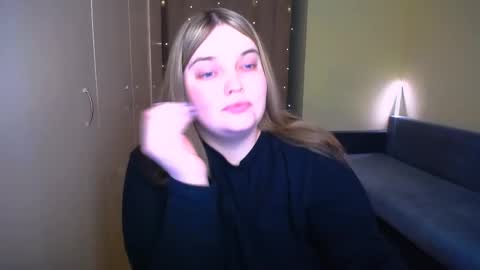 Snapshot of emma_dorn chatting on 03-18-26, 06:16 Eva online show from 03-18-26, 06:16