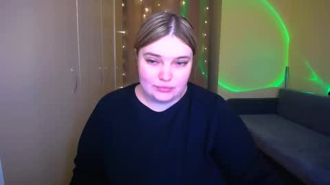 Snapshot of emma_dorn chatting on 03-23-26, 12:42 Eva online show from 03-23-26, 12:42