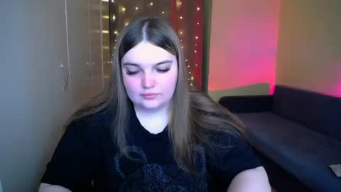 Snapshot of emma_dorn chatting on 06-29-26, 12:16 Eva online show from 06-29-26, 12:16