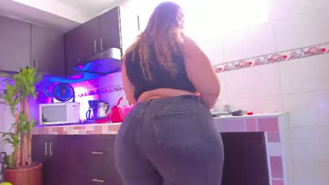 Snapshot of emma_eva1 chatting on 07-19-26, 01:59 Emma online show from 07-19-26, 01:59