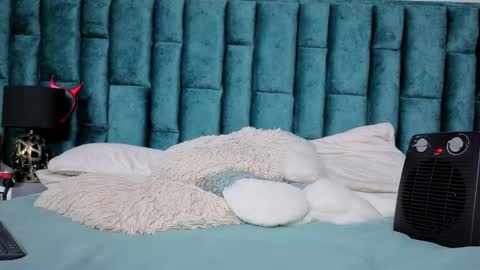 Snapshot of emma_foxi chatting on 02-19-26, 08:27 Emma online show from 02-19-26, 08:27