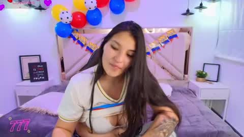 Snapshot of emma_garciaa_ chatting on 06-18-26, 09:14 emma online show from 06-18-26, 09:14