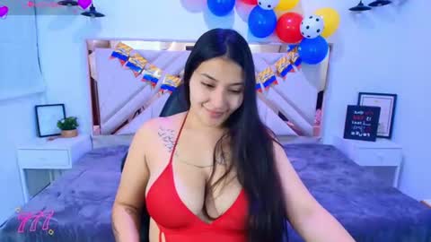Snapshot of emma_garciaa_ chatting on 06-19-26, 03:44 emma online show from 06-19-26, 03:44