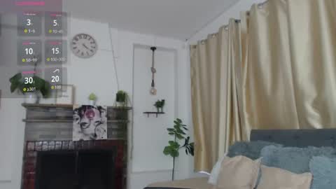Snapshot of emma_hassani chatting on 06-14-26, 01:57 Tell me Emma online show from 06-14-26, 01:57