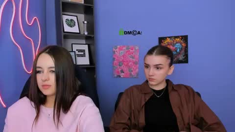 Snapshot of emma_hazell chatting on 04-14-26, 11:05 Emma online show from 04-14-26, 11:05