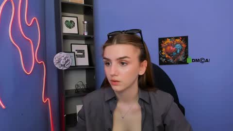 Snapshot of emma_hazell chatting on 04-15-26, 11:06 Emma online show from 04-15-26, 11:06