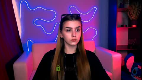 Snapshot of emma_hazell chatting on 04-27-26, 09:07 Emma online show from 04-27-26, 09:07