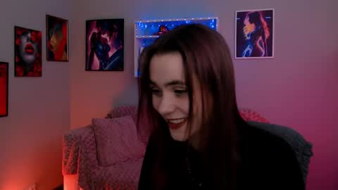 Snapshot of emma_hazell chatting on 04-29-26, 12:20 Emma online show from 04-29-26, 12:20