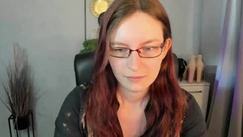 Snapshot of emma_lust94 chatting on 06-26-26, 05:56 emma online show from 06-26-26, 05:56