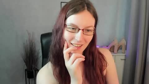 Snapshot of emma_lust94 chatting on 07-07-26, 06:38 emma online show from 07-07-26, 06:38