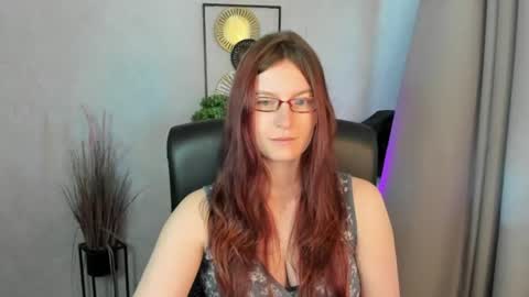 Snapshot of emma_lust94 chatting on 07-08-26, 05:23 emma online show from 07-08-26, 05:23