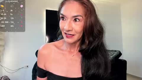 Snapshot of emma_mendoza chatting on 06-11-26, 11:30 Emma online show from 06-11-26, 11:30