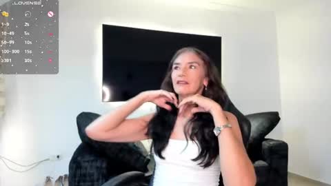 Snapshot of emma_mendoza chatting on 06-19-26, 11:25 Emma online show from 06-19-26, 11:25
