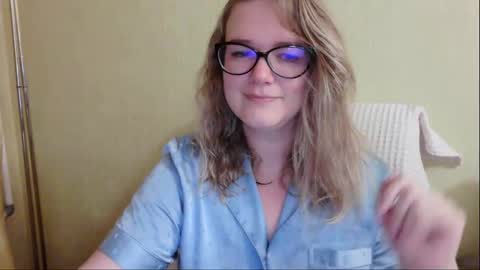 emma_misty_ online show from 10-17-25, 05:26