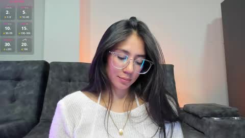 Snapshot of emma_sandovaal chatting on 05-01-26, 02:05 Emma online show from 05-01-26, 02:05