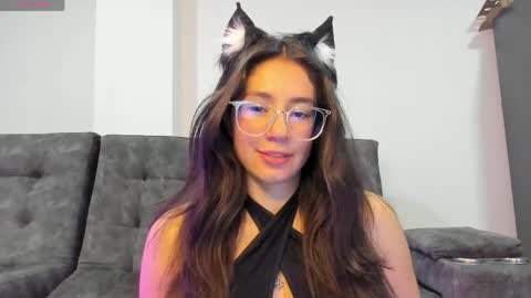 Snapshot of emma_sandovaal chatting on 05-17-26, 05:27 Emma online show from 05-17-26, 05:27