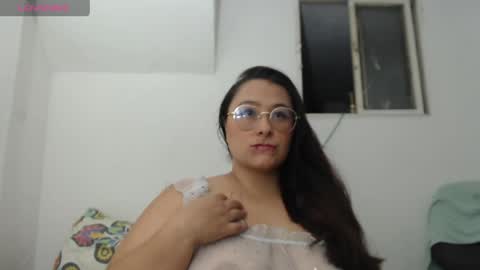 emma_sswan1 online show from 06-07-26, 02:37