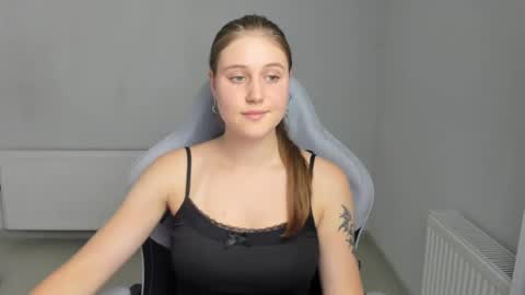 Snapshot of emma_sweettyy chatting on 07-14-26, 10:21 Emma online show from 07-14-26, 10:21