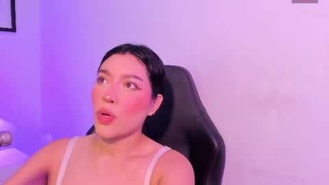 Snapshot of emma_walton_ chatting on 06-16-26, 11:35 online show from 06-16-26, 11:35