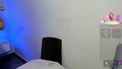 Snapshot of emma_walton_ chatting on 06-26-26, 11:25 online show from 06-26-26, 11:25