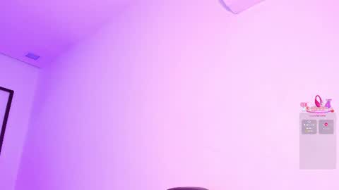 Snapshot of emma_walton_ chatting on 07-21-26, 11:45 online show from 07-21-26, 11:45
