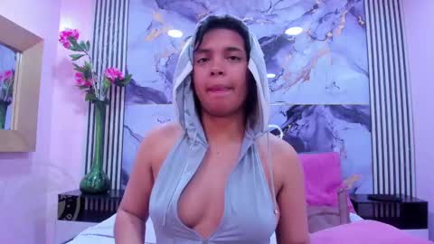 Emma  online show from 10-12-25, 02:43