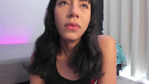 Snapshot of emmaclark_1 chatting on 05-25-26, 08:48 emmaclark_1 online show from 05-25-26, 08:48