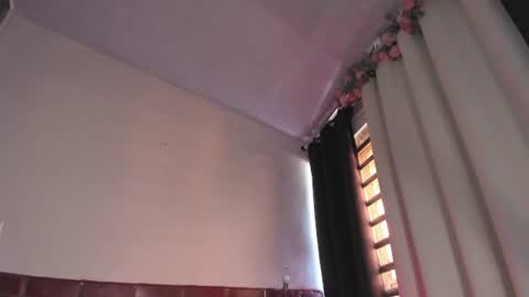 emmaclark_1 online show from 06-20-26, 08:33
