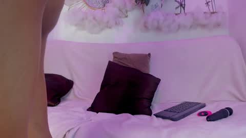 Emma Duque online show from 04-06-26, 10:00