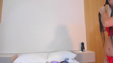emmaespencer  online show from 05-04-26, 11:17