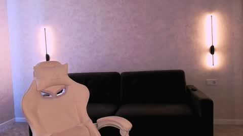 Emma online show from 04-09-26, 06:19