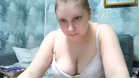 emmamelody online show from 04-11-26, 03:49