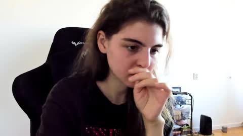 Emma online show from 09-11-25, 09:53