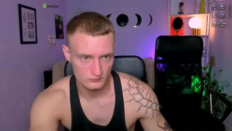 Snapshot of emmanuel_shine chatting on 06-17-26, 07:04 Emmi online show from 06-17-26, 07:04