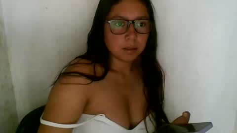 emmaortiz348067670331 online show from 05-12-26, 07:44