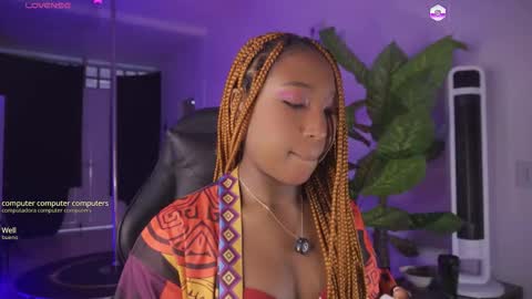 Snapshot of emmasanzoficial chatting on 03-12-26, 11:38 Sara online show from 03-12-26, 11:38