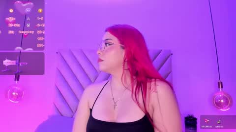 Snapshot of emmaswift1 chatting on 01-19-26, 02:26 Emma online show from 01-19-26, 02:26