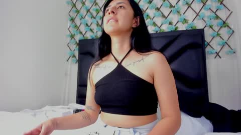 Snapshot of emmawillliams chatting on 04-15-26, 12:01 Emma online show from 04-15-26, 12:01