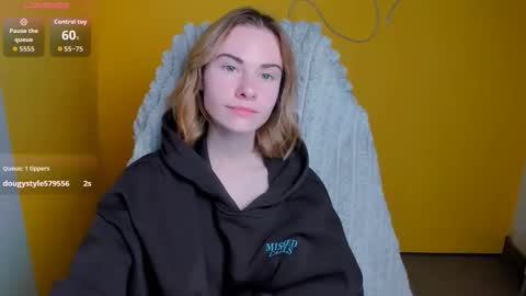 Emmi online show from 02-11-26, 07:02