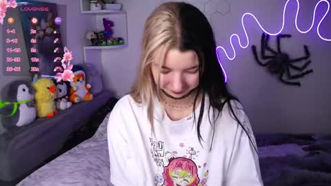 emmie_everly online show from 04-12-26, 07:19