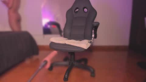    online show from 04-12-26, 09:58