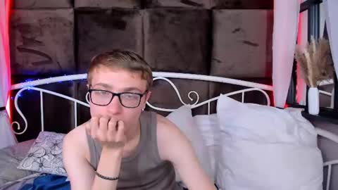 Snapshot of emmit_barker chatting on 07-09-26, 08:46 Emmit online show from 07-09-26, 08:46