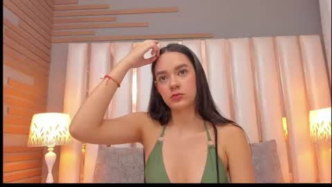 Snapshot of emmycruzz chatting on 06-18-26, 01:26 emmy online show from 06-18-26, 01:26