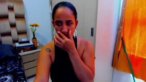 Snapshot of emperatriztapia chatting on 07-16-26, 06:03 emperatriztapia online show from 07-16-26, 06:03