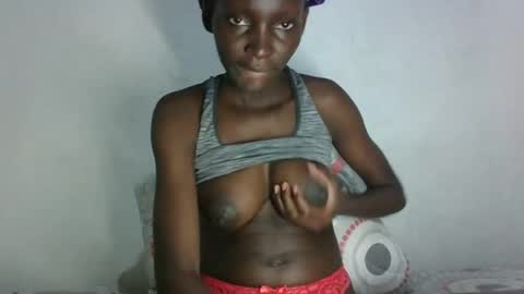 Snapshot of empress_ivy1 chatting on 07-14-26, 06:35 empress_ivy1 online show from 07-14-26, 06:35