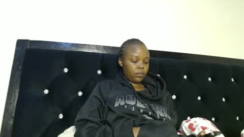 Snapshot of empressvee25 chatting on 01-11-26, 07:08 empress online show from 01-11-26, 07:08